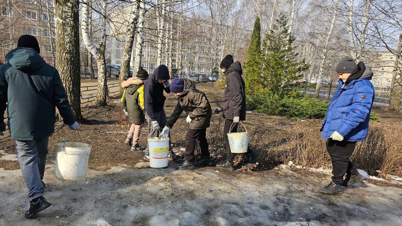 Торбеевские школьники провели субботник по уборке территории