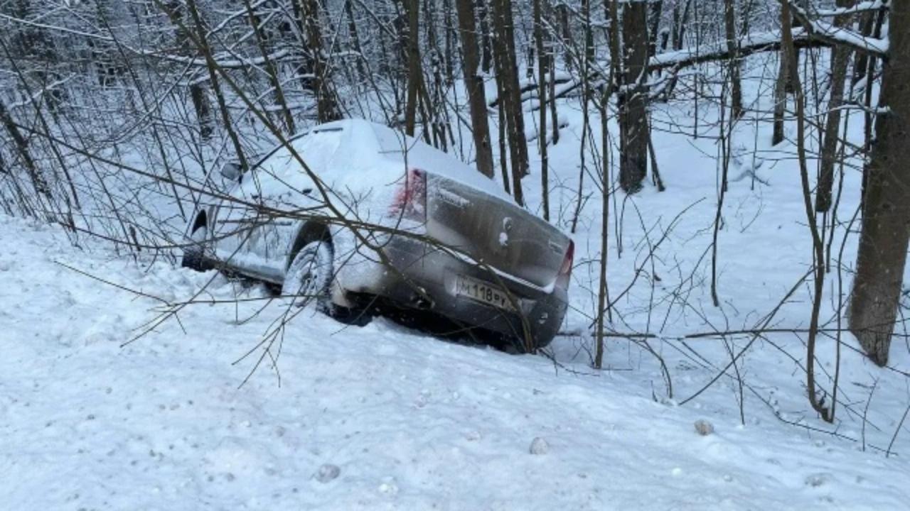 В Мордовии водитель-новичок улетела в кювет