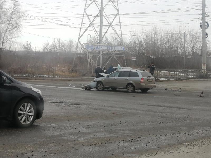 В столице Мордовии две легковушки не поделили перекресток