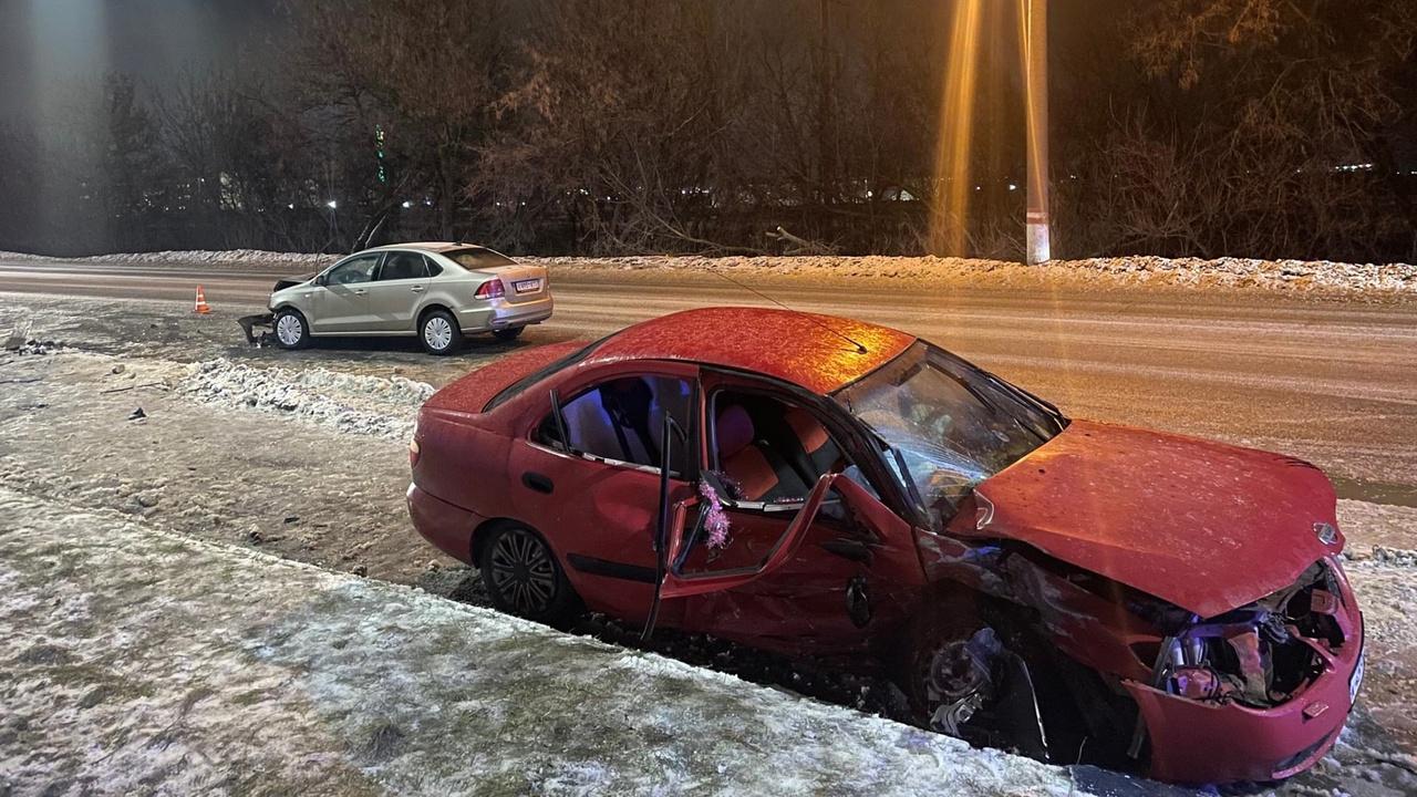 Четыре человека, в том числе два ребенка, травмированы в ДТП в Саранске Четыре человека, в том числе два ребенка, травмированы в ДТП в Саранске