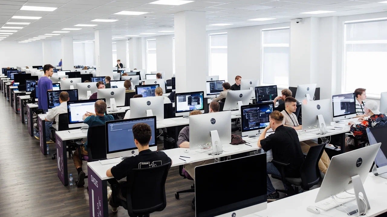 Студенты, программисты, преподаватели, промышленники: кто участвует в конкурсе «Цифровой марафон»