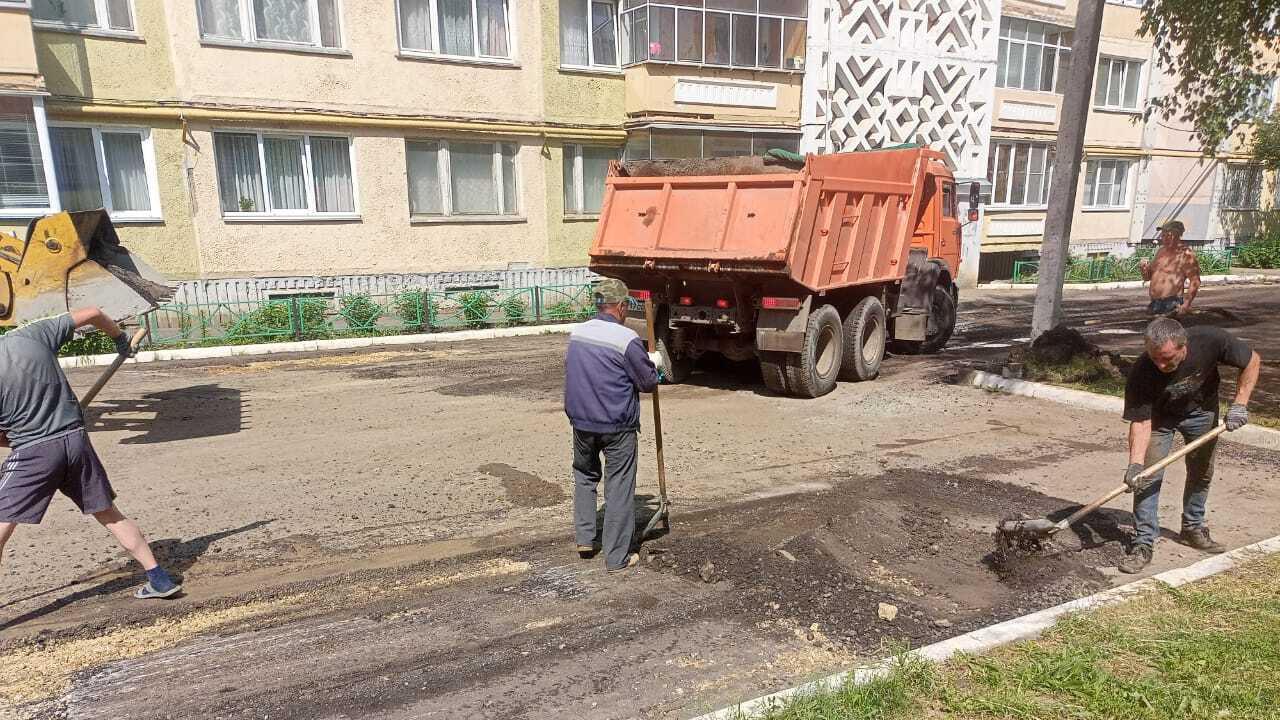 В Саранске по улице Коваленко ремонтируют двор МКД В Саранске по улице Коваленко ремонтируют двор МКД