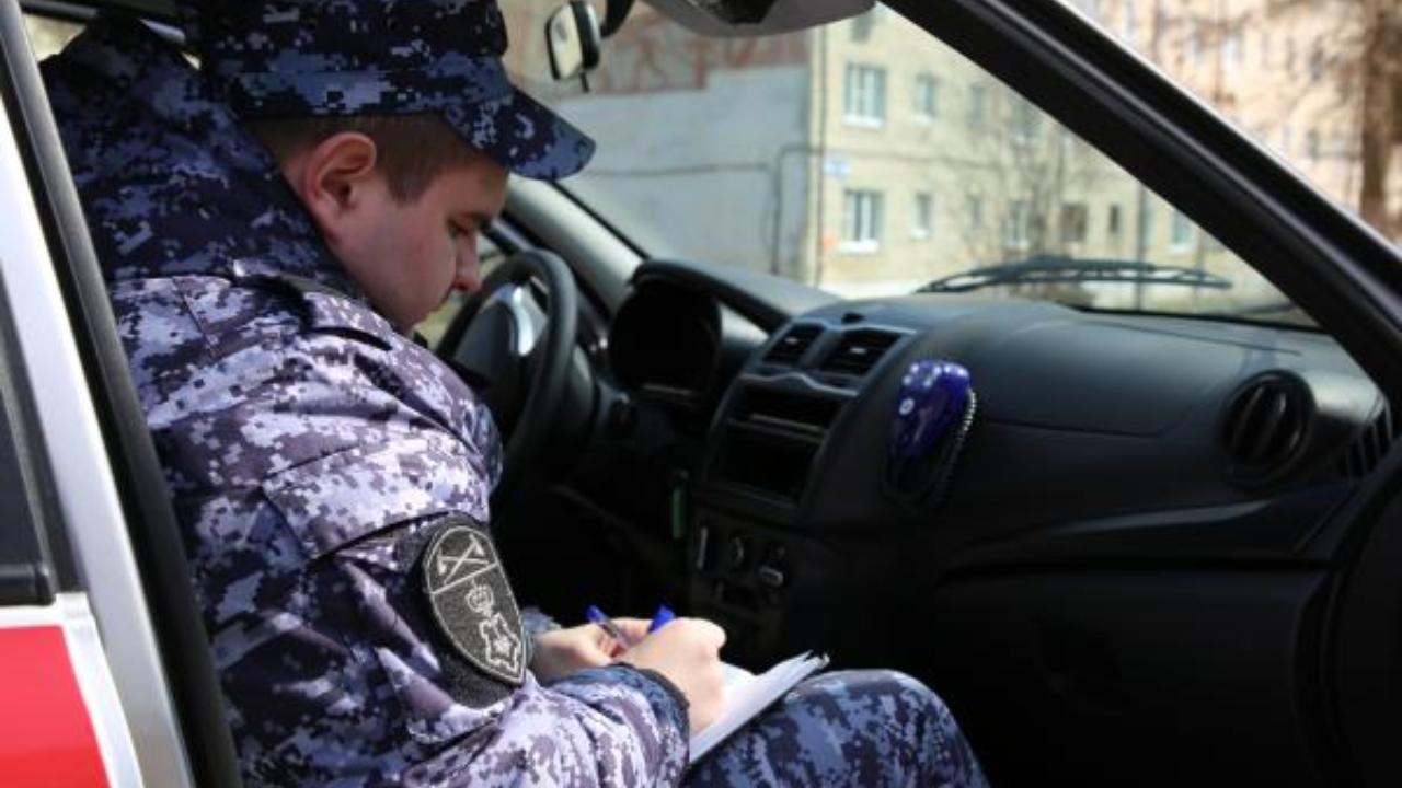 Нарушителя административного надзора задержали росгвардейцы в Рузаевке Нарушителя административного надзора задержали росгвардейцы в Рузаевке