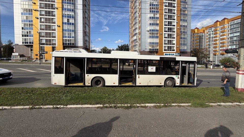 В Саранске в автобусе упала пенсионерка