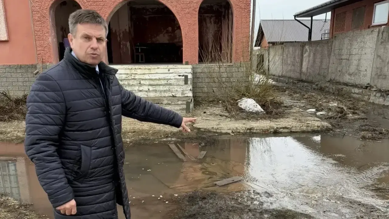 Депутат от ЛДПР будет добиваться ремонта водопровода в Берсеневских Выселках