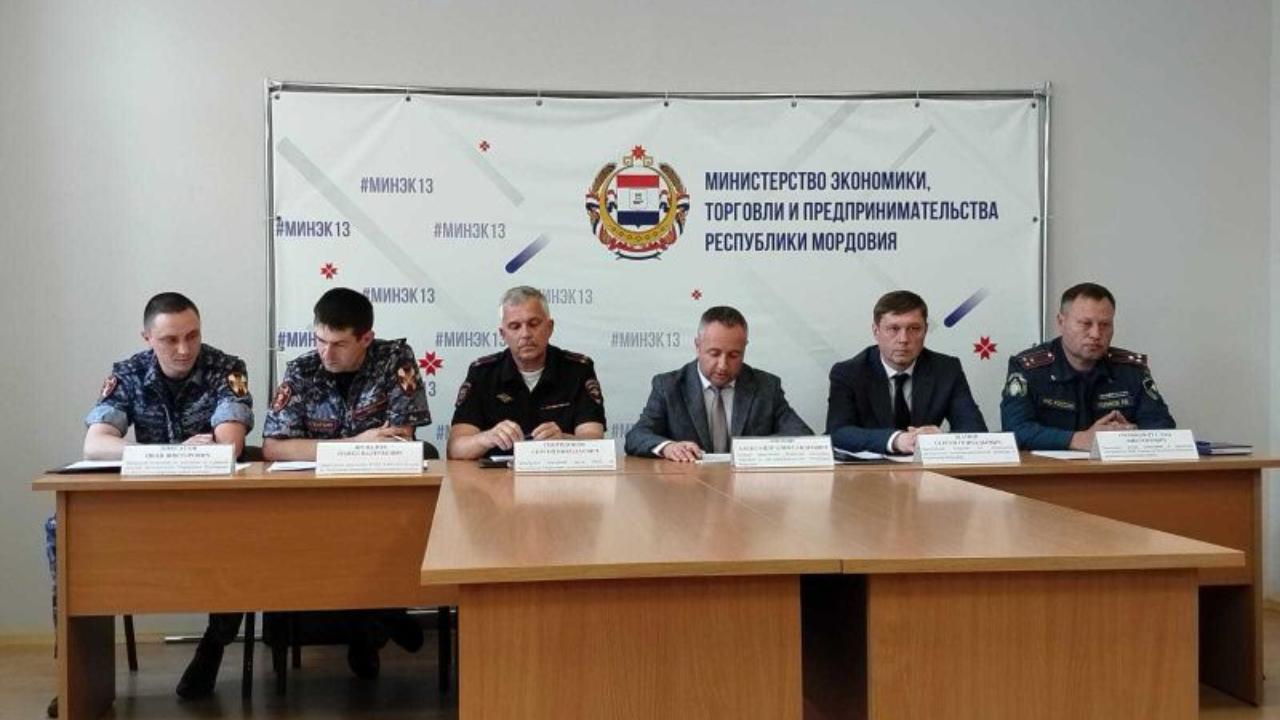 В Мордовии обсудили вопросы антитеррористической защищенности объектов торговли
