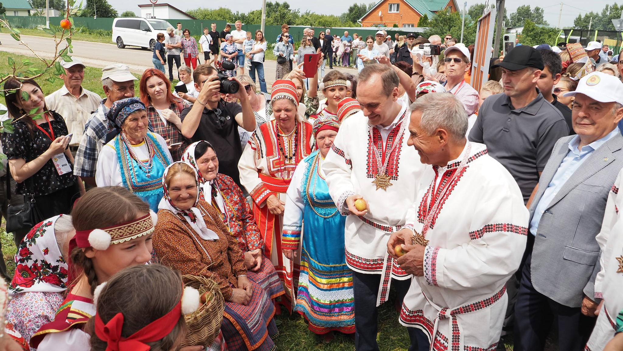В Татарстане состоялся праздник мордовской культуры «Валда Шинясь» В Татарстане состоялся праздник мордовской культуры «Валда Шинясь»