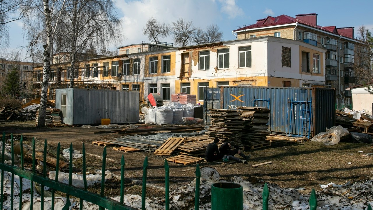 Митрополит Зиновий проинспектировал ход ремонта здания православной гимназии