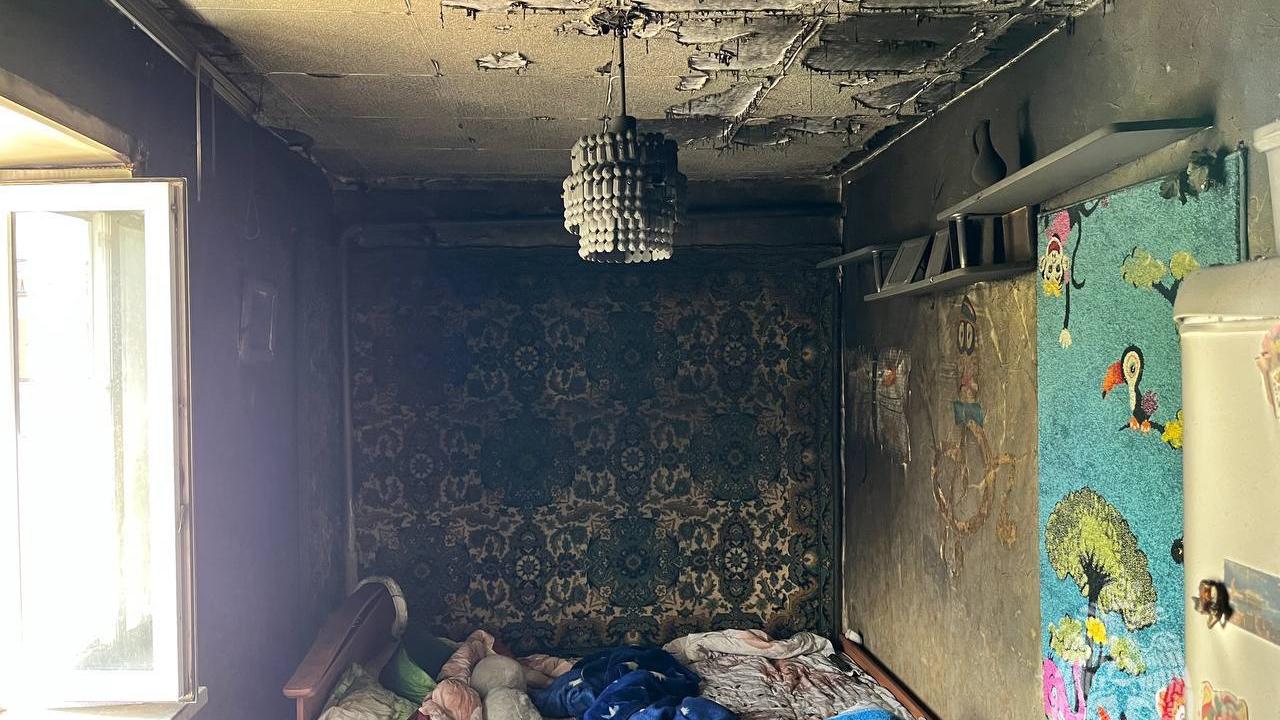 В Саранске квартира загорелась из-за зарядки смартфона В Саранске квартира загорелась из-за зарядки смартфона