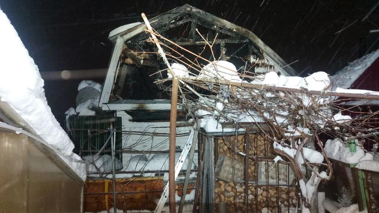 В Мордовии ночью тушили баню