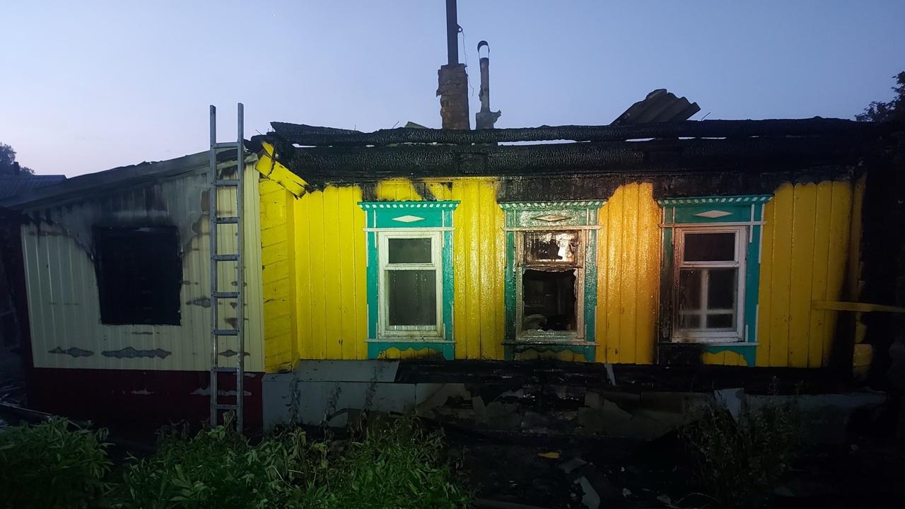 В Мордовии загорелся жилой дом В Мордовии загорелся жилой дом
