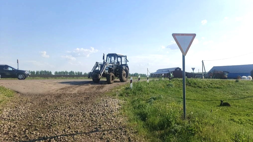 В Мордовии не разъехались трактор и мопед