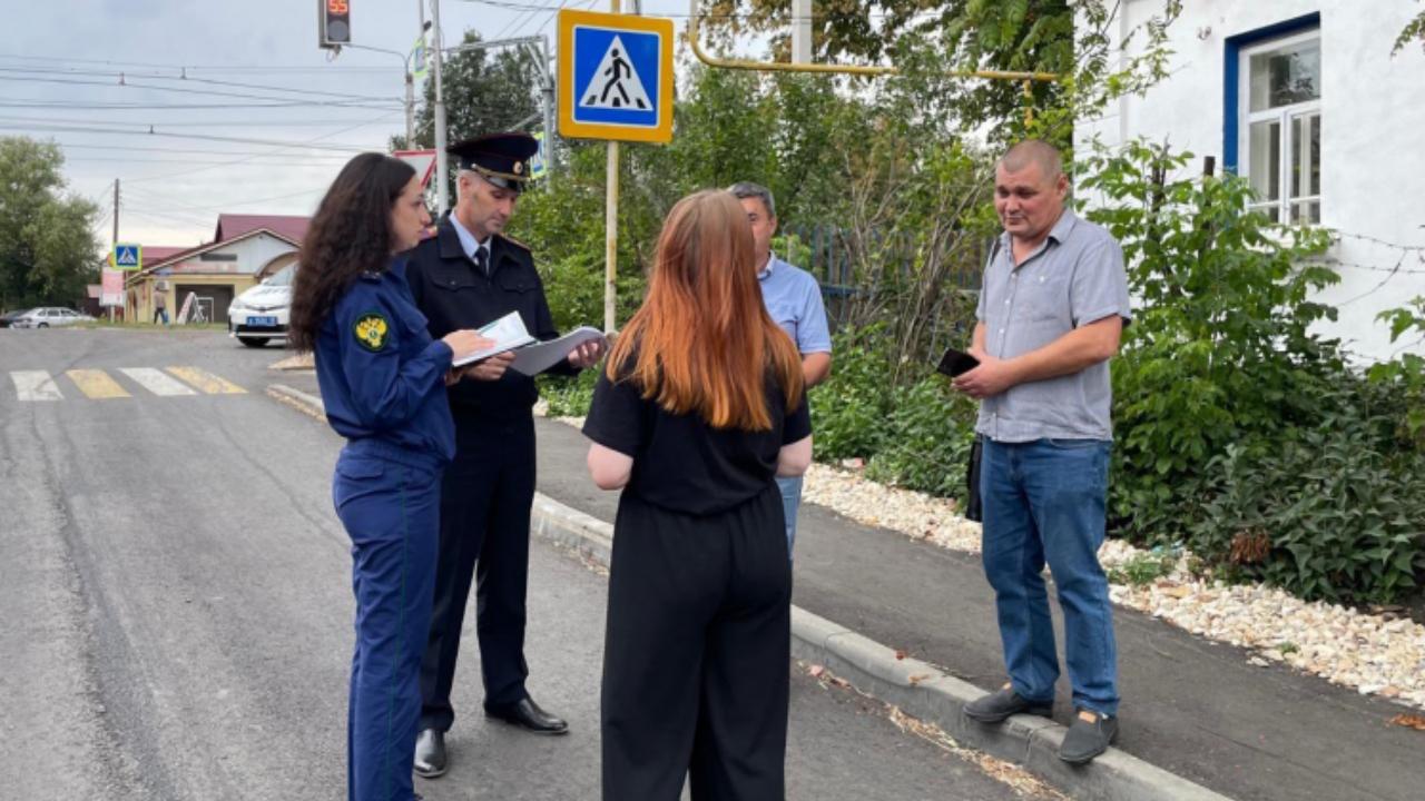 Сотрудники Госавтоинспекции проверили две улицы в Николаевке