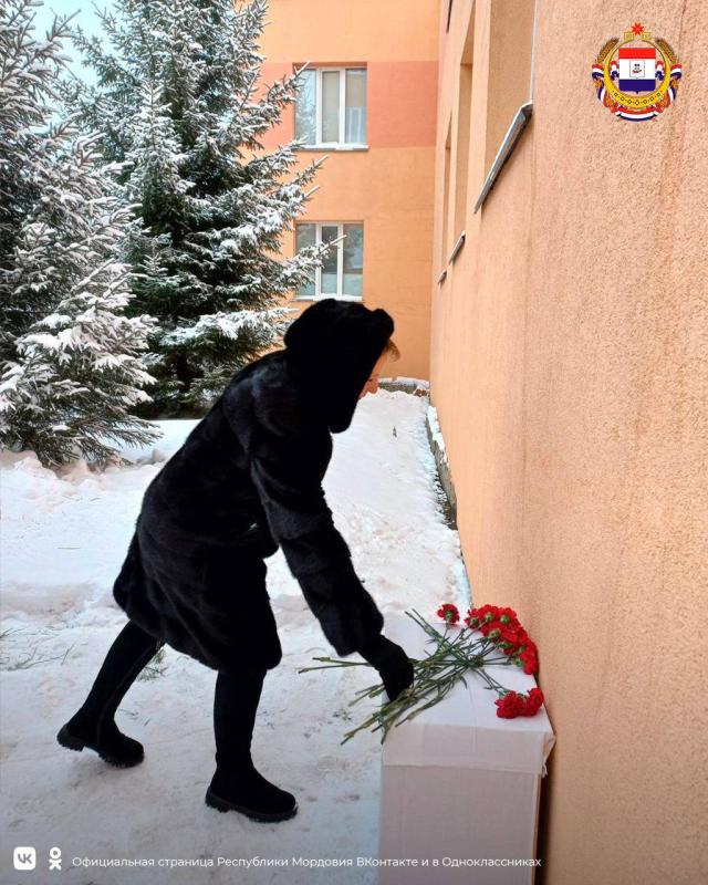 В Мордовии в память о погибших от коронавируса врачах открыли мемориальную доску
