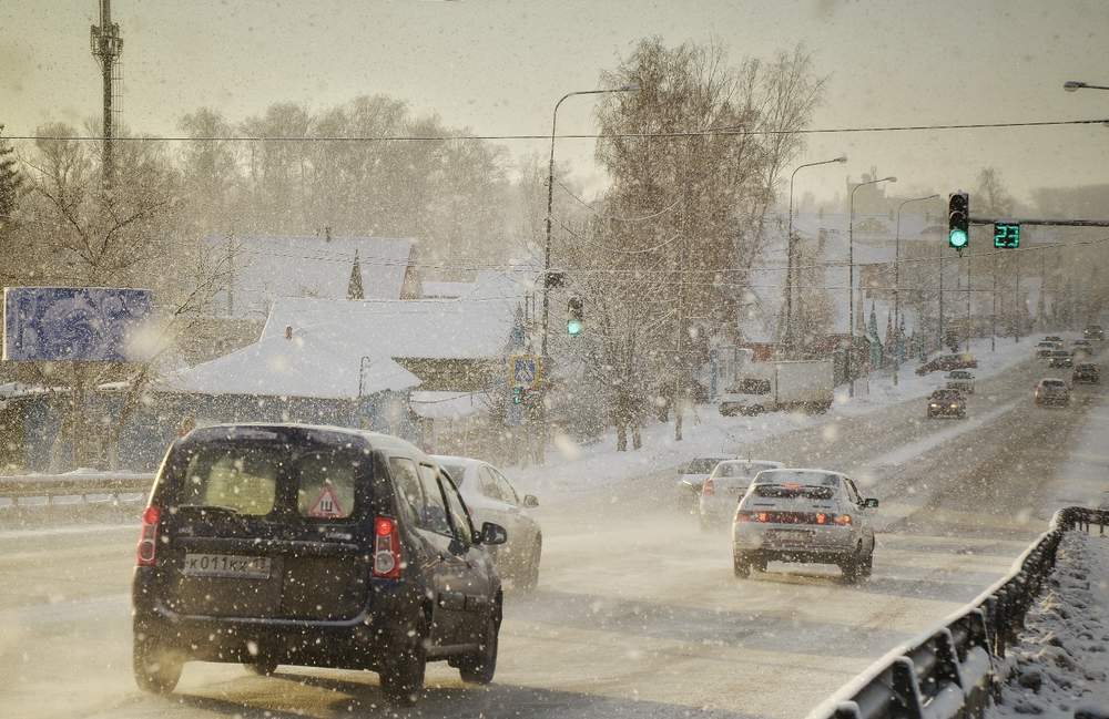 Погода в саранске на сегодня по часам. Саранск метель. Мордовия снег. Снежные заносы Саранска. Саранск климат.
