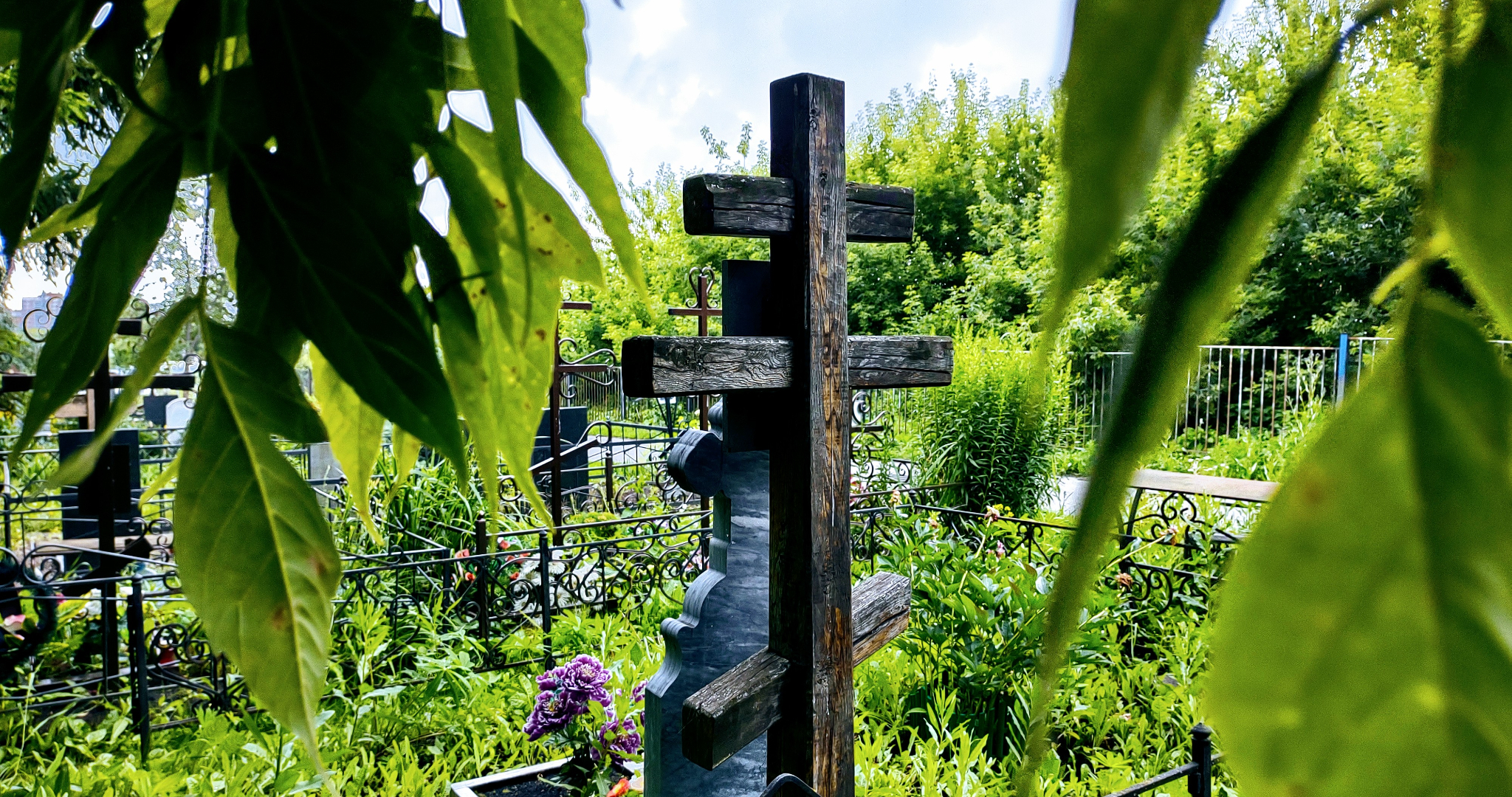 Чиновника в Мордовии наказали за молчание о кладбище 