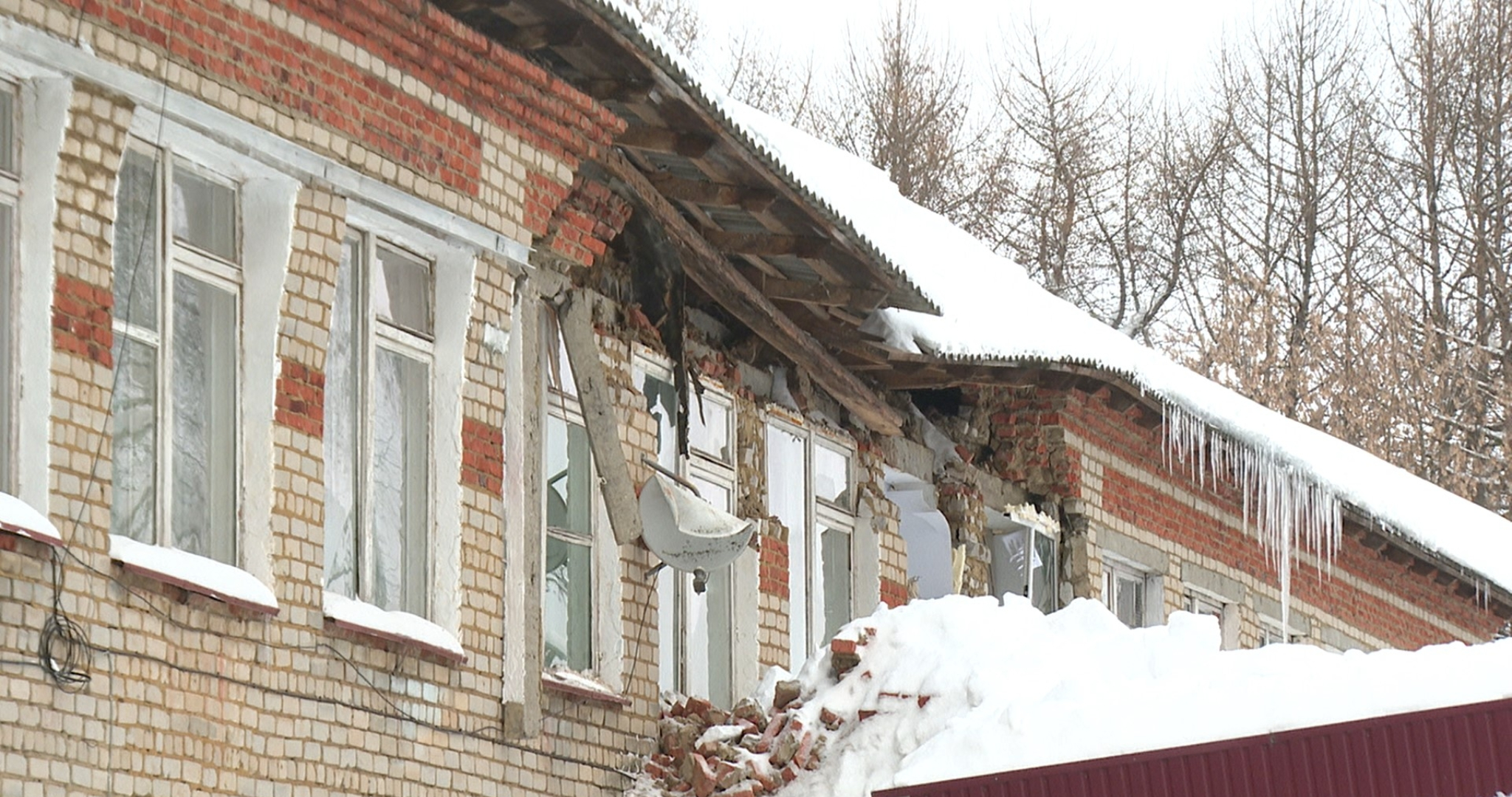Школу в Мордовии после обрушения крыши решили закрыть 