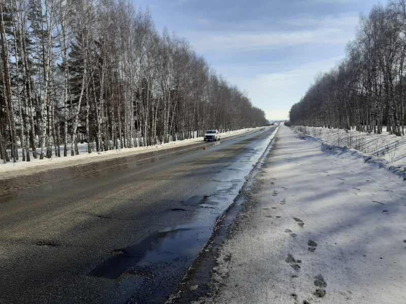 Оторвавшееся колесо грузовика угодило во встречный внедорожник в Мордовии: пострадала женщина