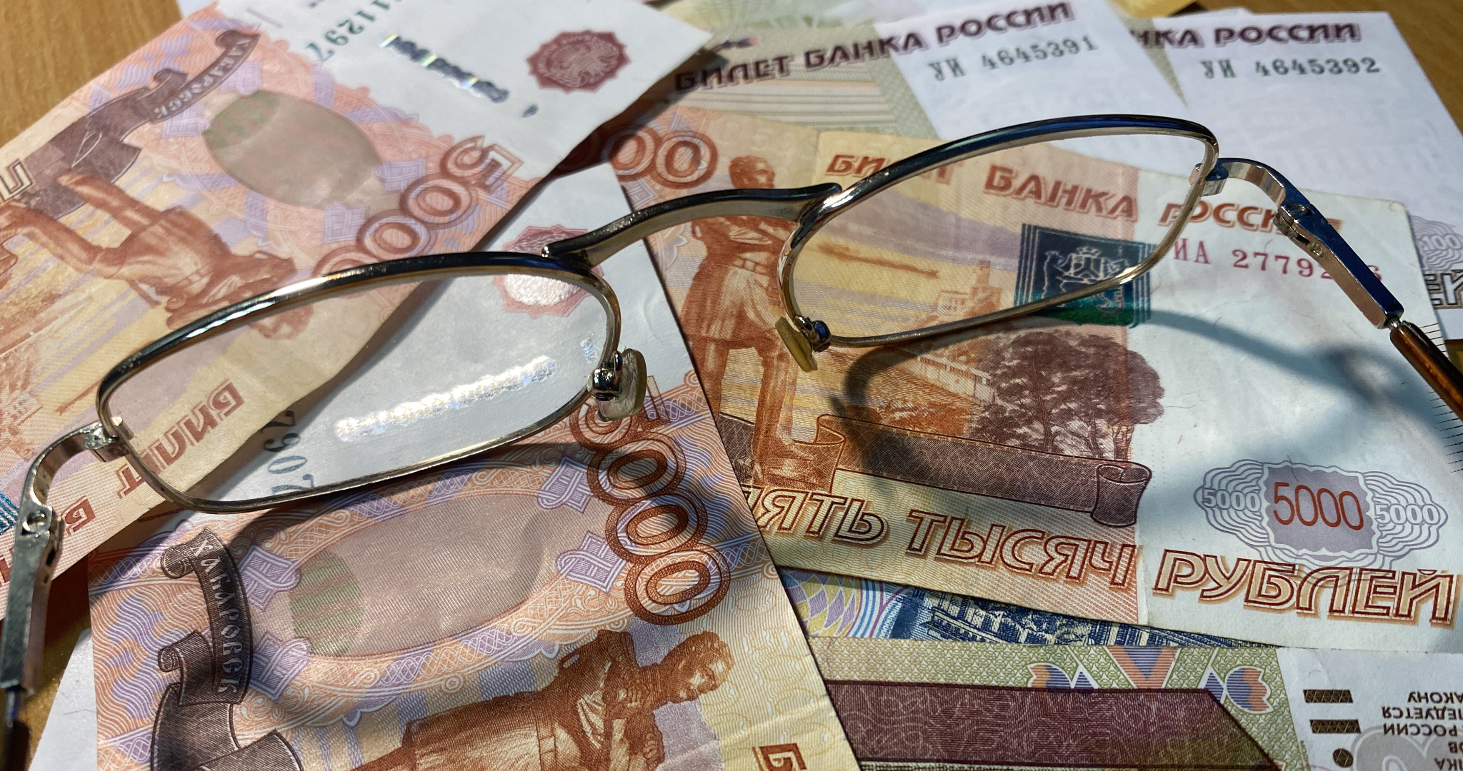 Майские соцвыплаты жители России получат досрочно 