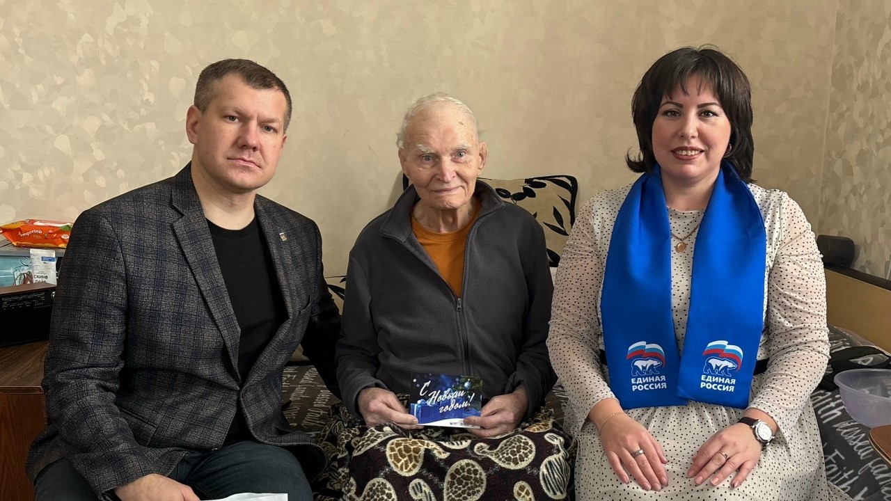 Медики Мордовии поздравили с Новым годом 103-летнего ветерана войны
