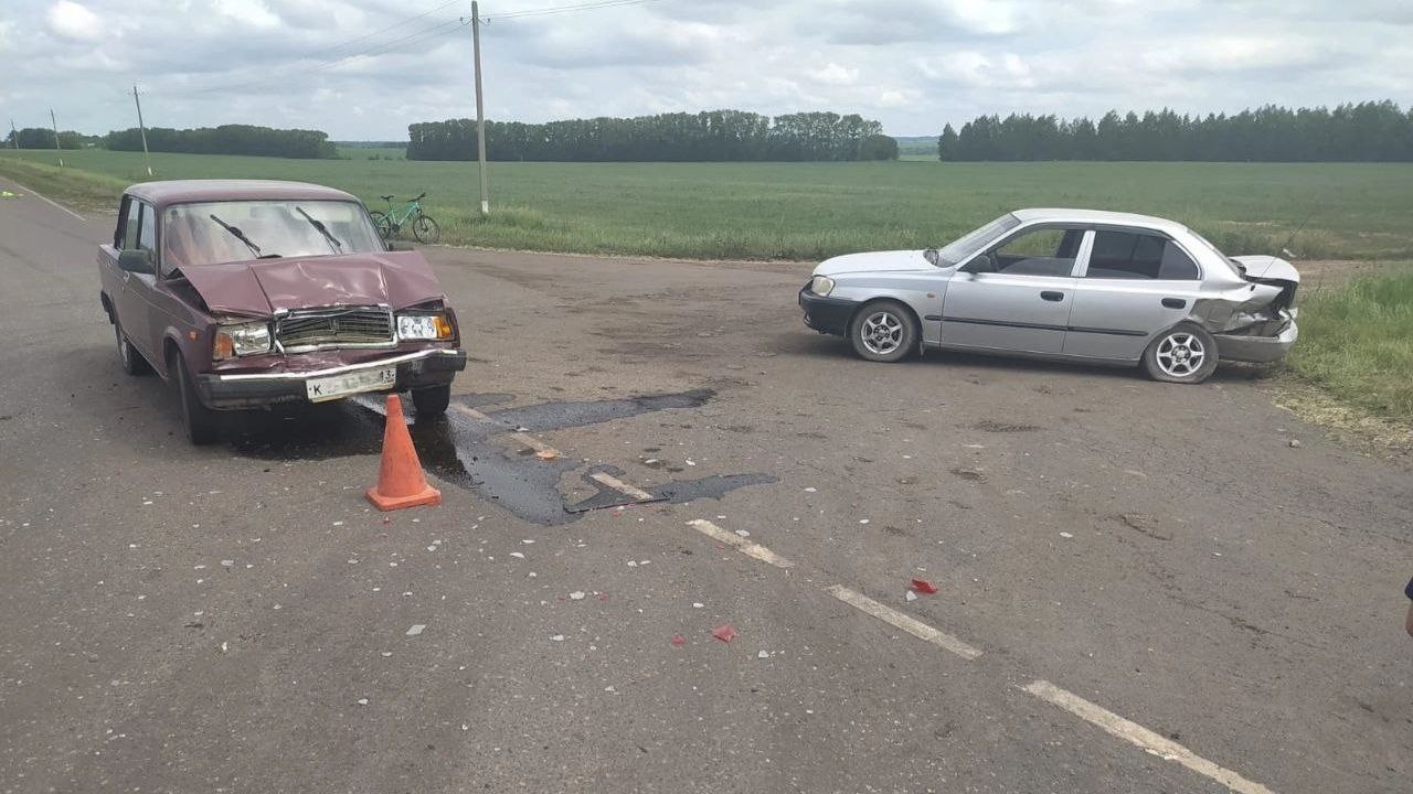 В Мордовии водитель «семерки» пошел на обгон и врезался в «Акцент» | РИА  «Инфо РМ»