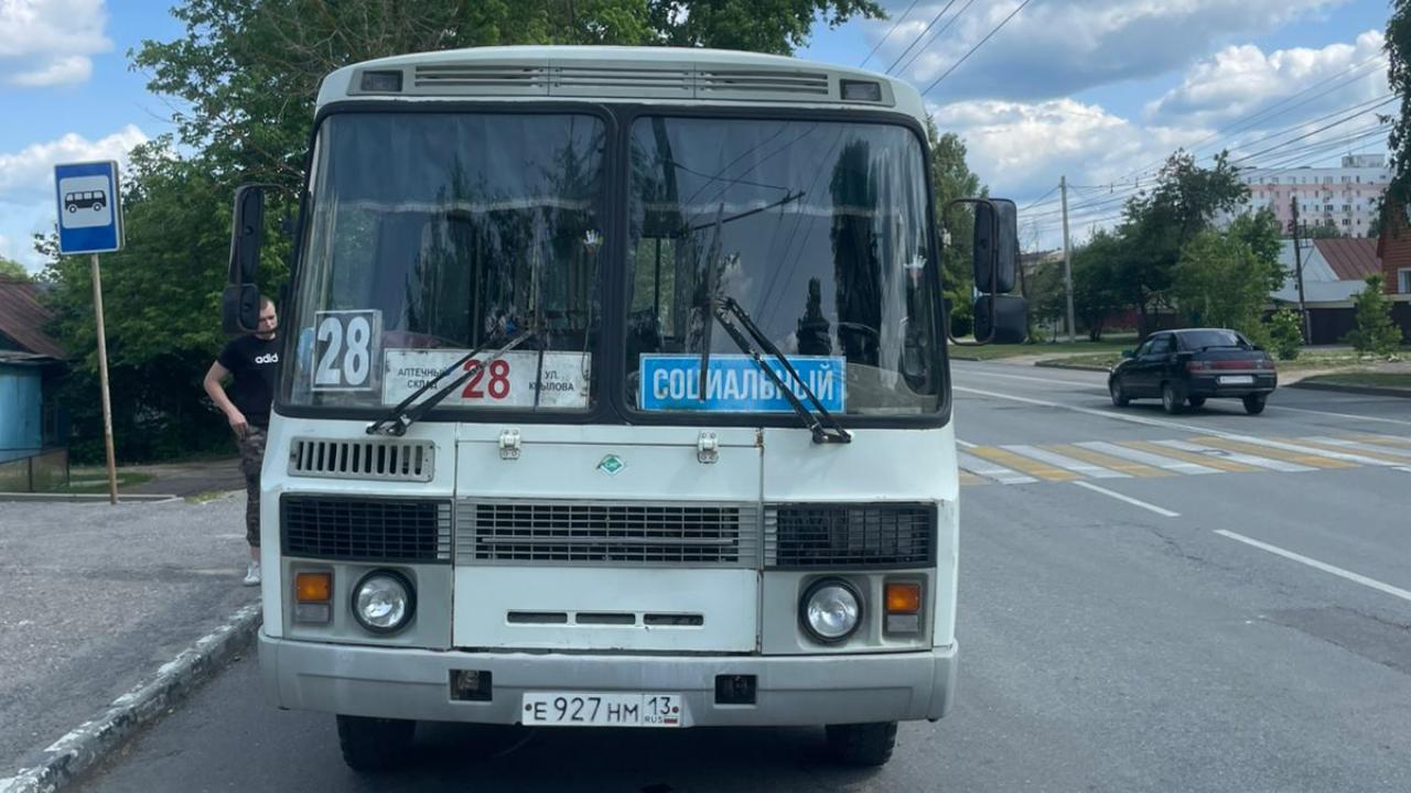В саранском автобусе упала пенсионерка В саранском автобусе упала пенсионерка