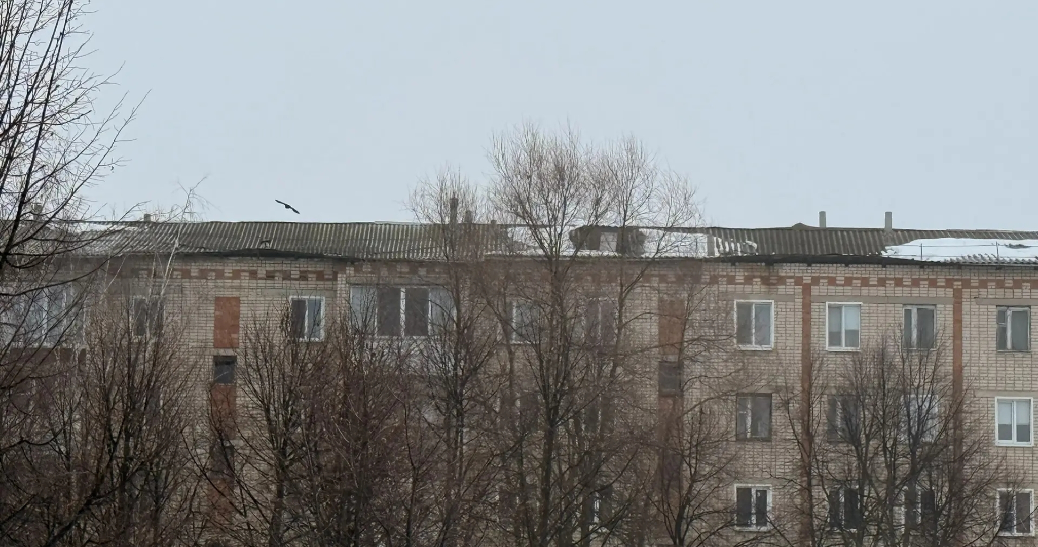 В Мордовии устраняют последствия обрушения крыши дома в Инсаре 