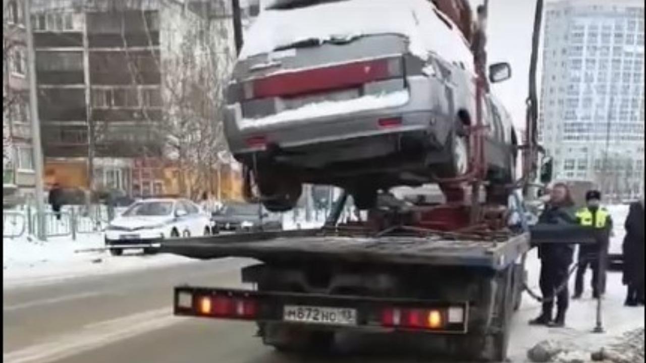 Эвакуация брошенных машин продолжается в Саранске