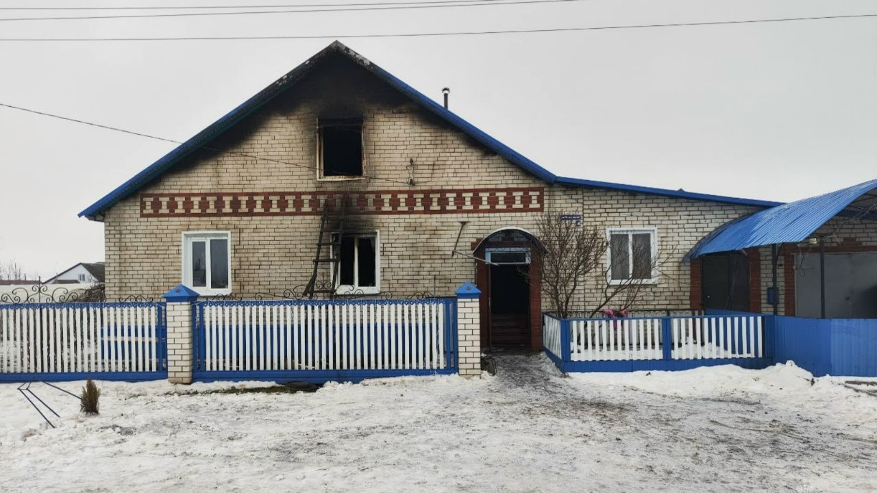 В Дубёнках горел жилой дом с гаражом