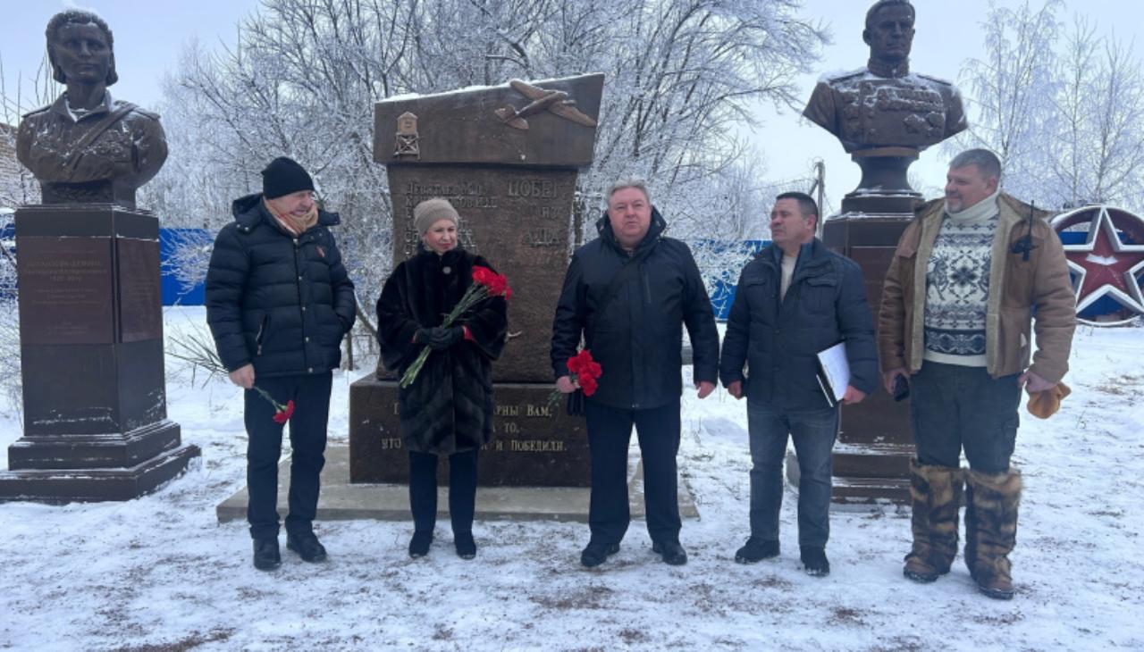 Память Девятаева почтили в Ленинградской области Память Девятаева почтили в Ленинградской области