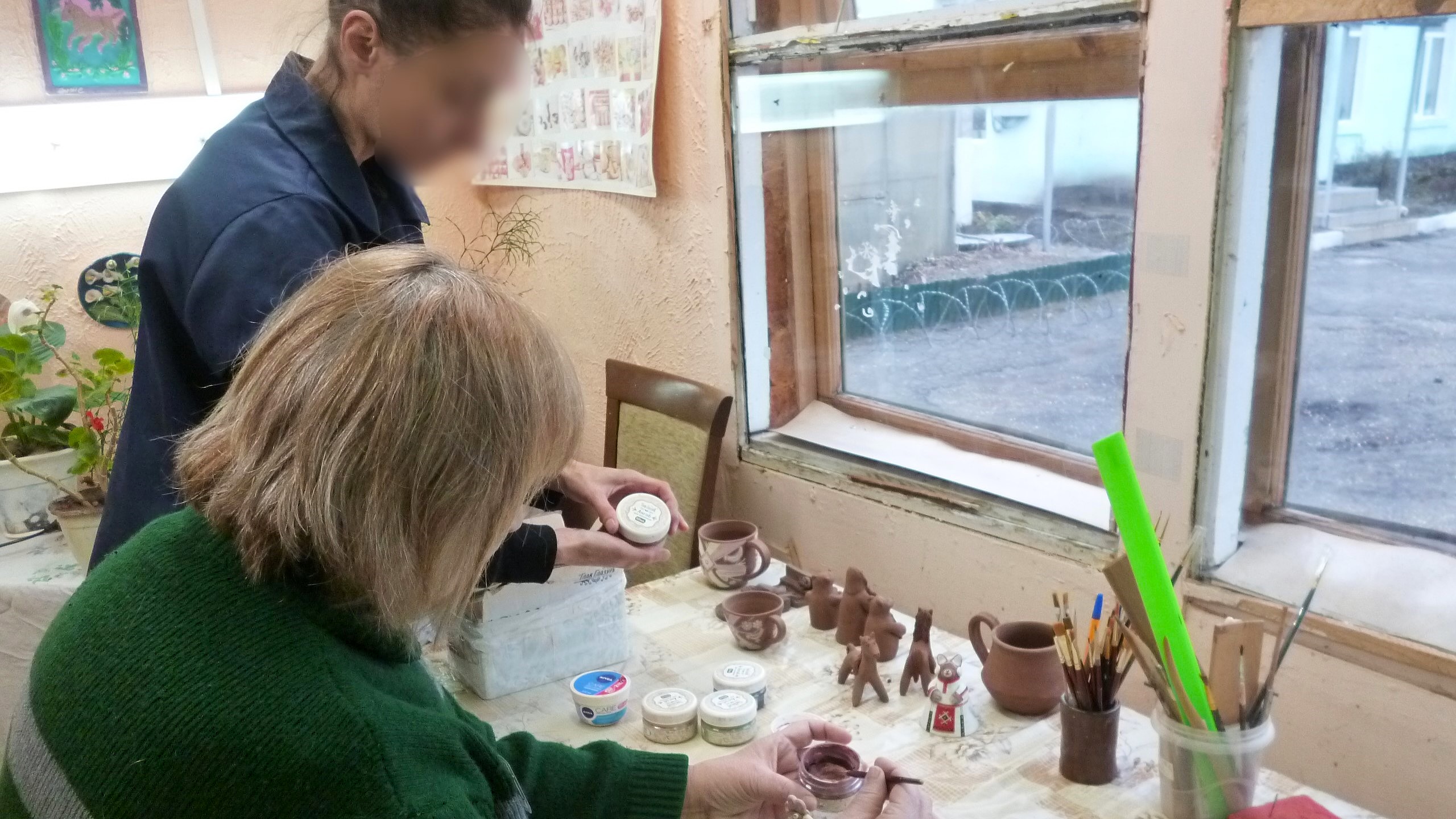 В колониях Мордовии заключённым помогают вырабатывать усидчивость