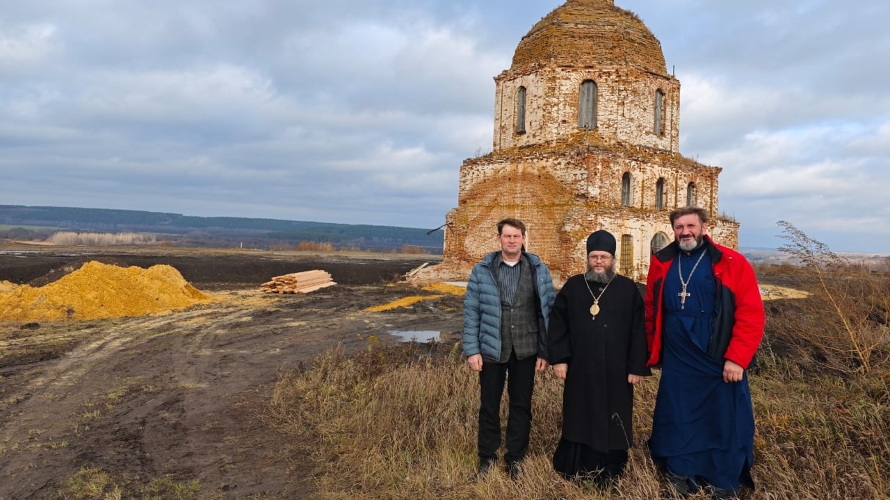 Епископ Мелетий в Мордовии благословил причастных к восстановлению старинного храма в Полом 