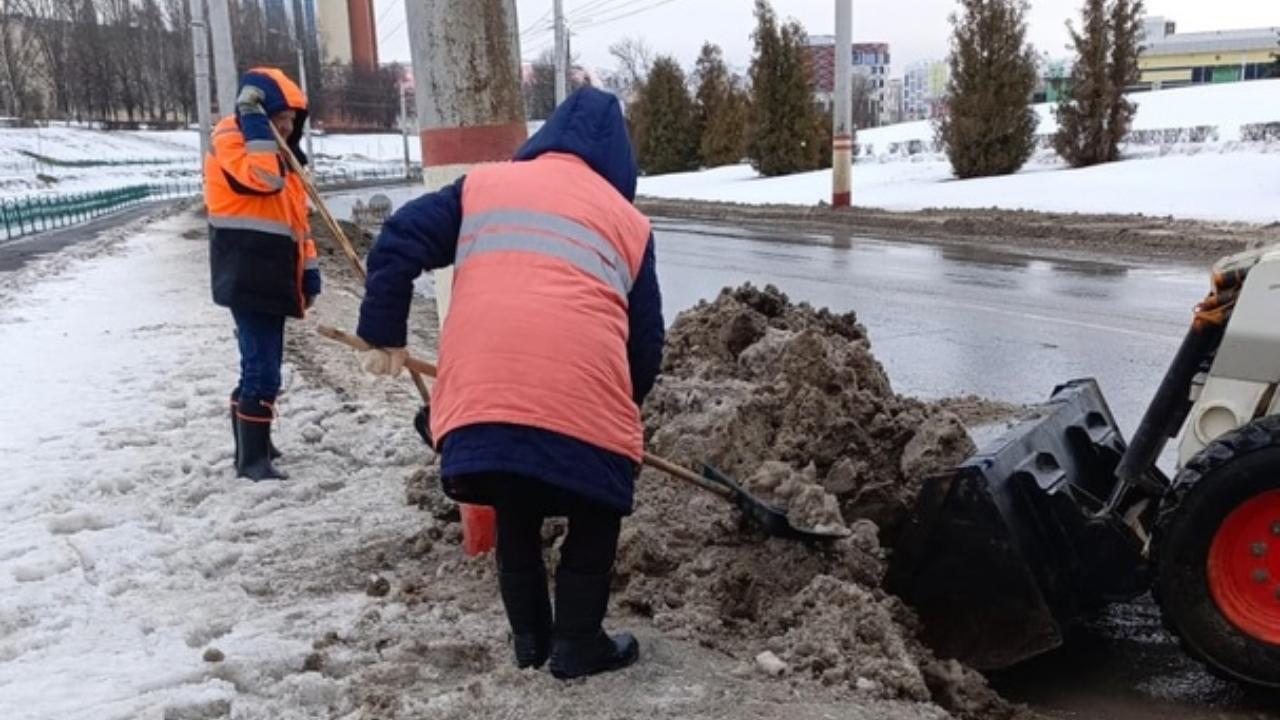 Саранск очищают от наледи