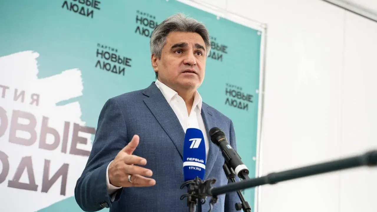 Новые люди» стали самой популярной оппозиционной партией страны и объявили набор кандидатов от народа