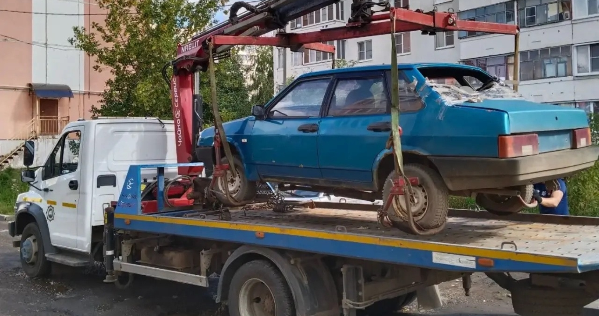В Саранске на спецстоянку эвакуировали шесть брошенных машин 