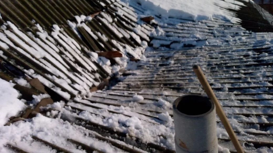 В Инсаре обрушилась крыша дома