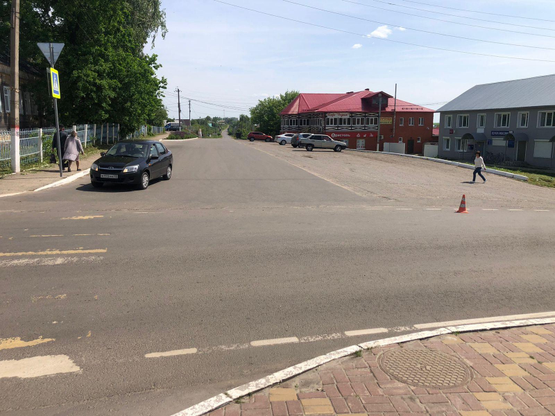 В Мордовии водитель с 50-летним стажем сбил ехавшую по проезжей части велосипедистку