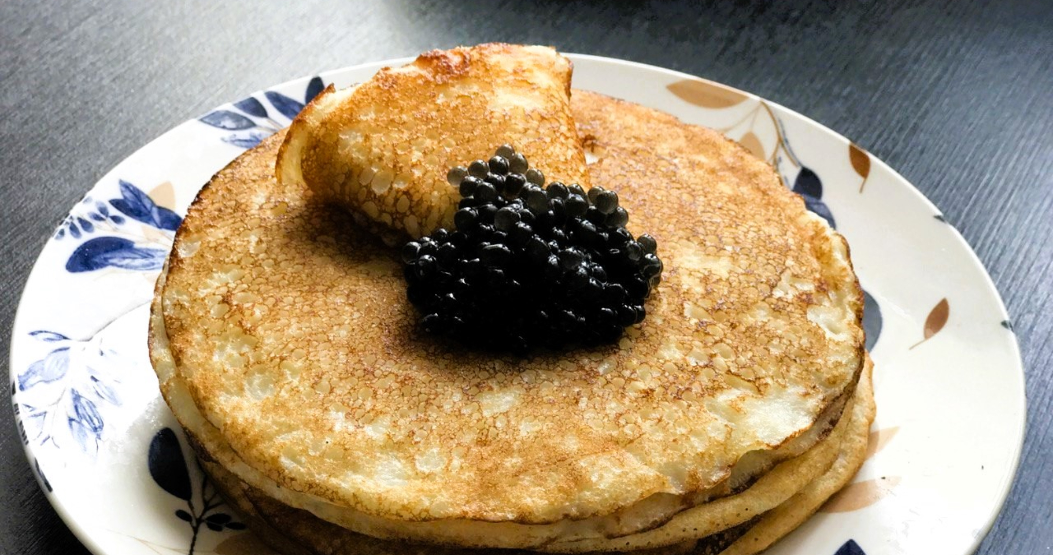 Названы самые вредные начинки для блинов 