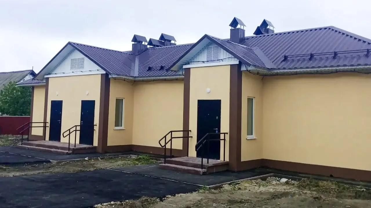 В Мордовии двум сиротам вручили ключи от квартир