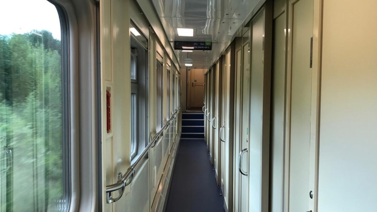 Пассажир поезда проспал свой смартфон и кольцо