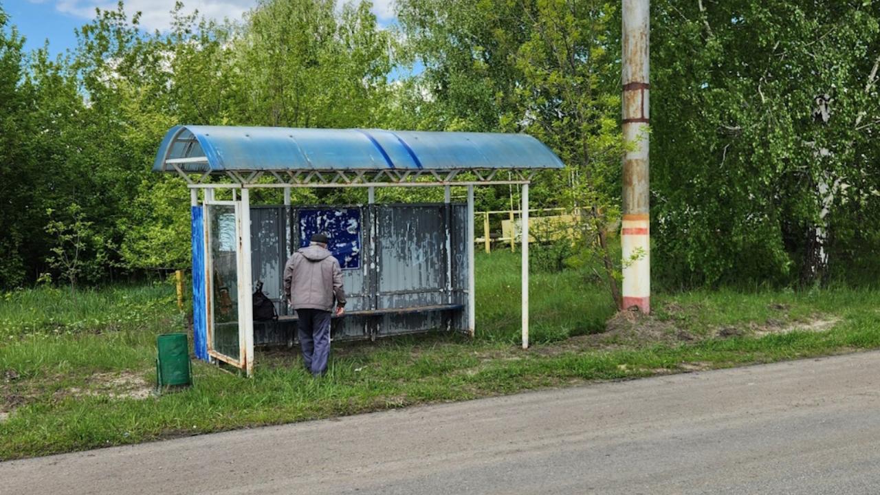 В Саранске на конечной остановке маршрута №5 установили долгожданный павильон В Саранске на конечной остановке маршрута №5 установили долгожданный павильон