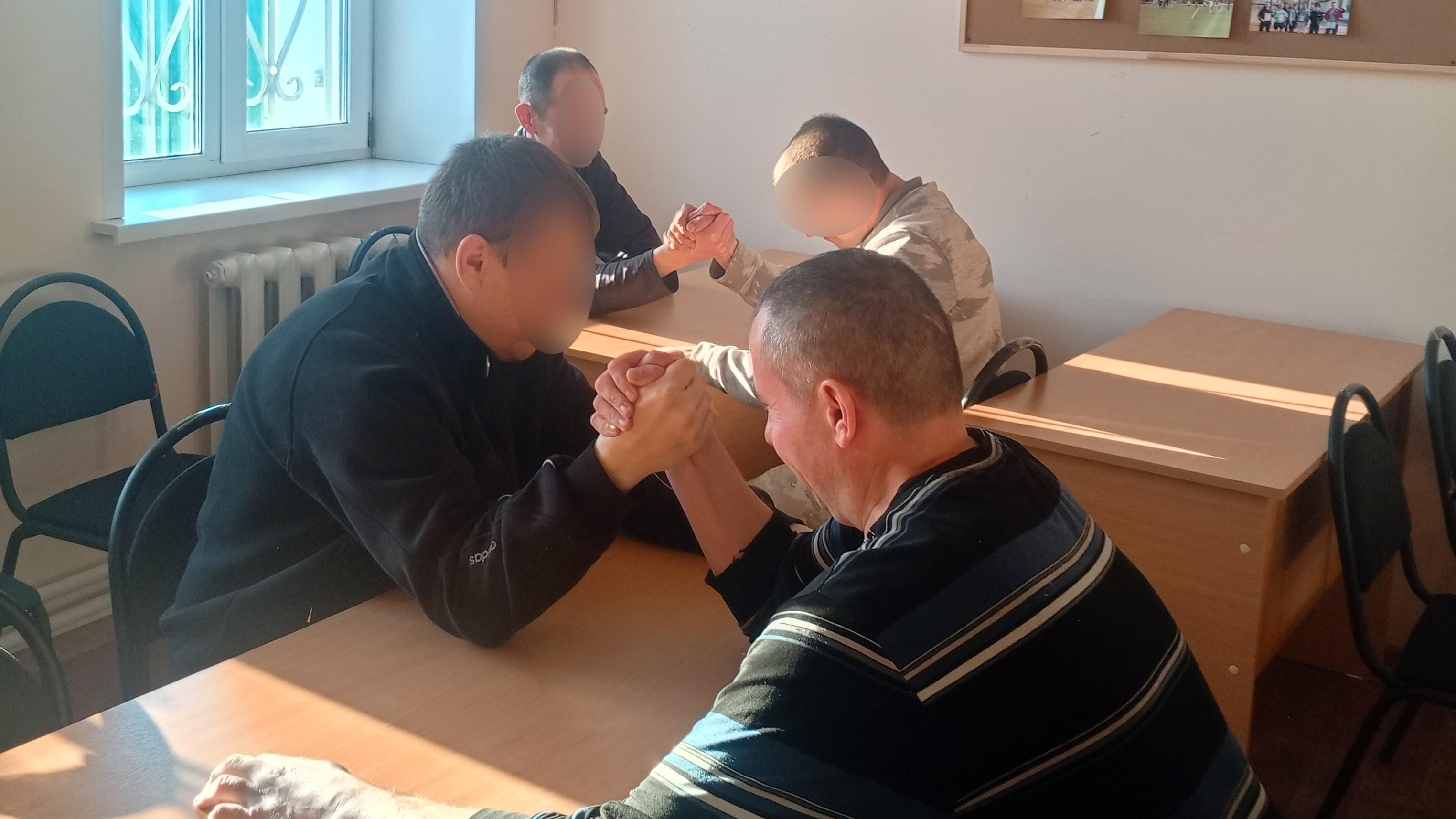 В Мордовии прошли соревнования по армрестлингу среди осужденных к принудительным работам В Мордовии прошли соревнования по армрестлингу среди осужденных к принудительным работам