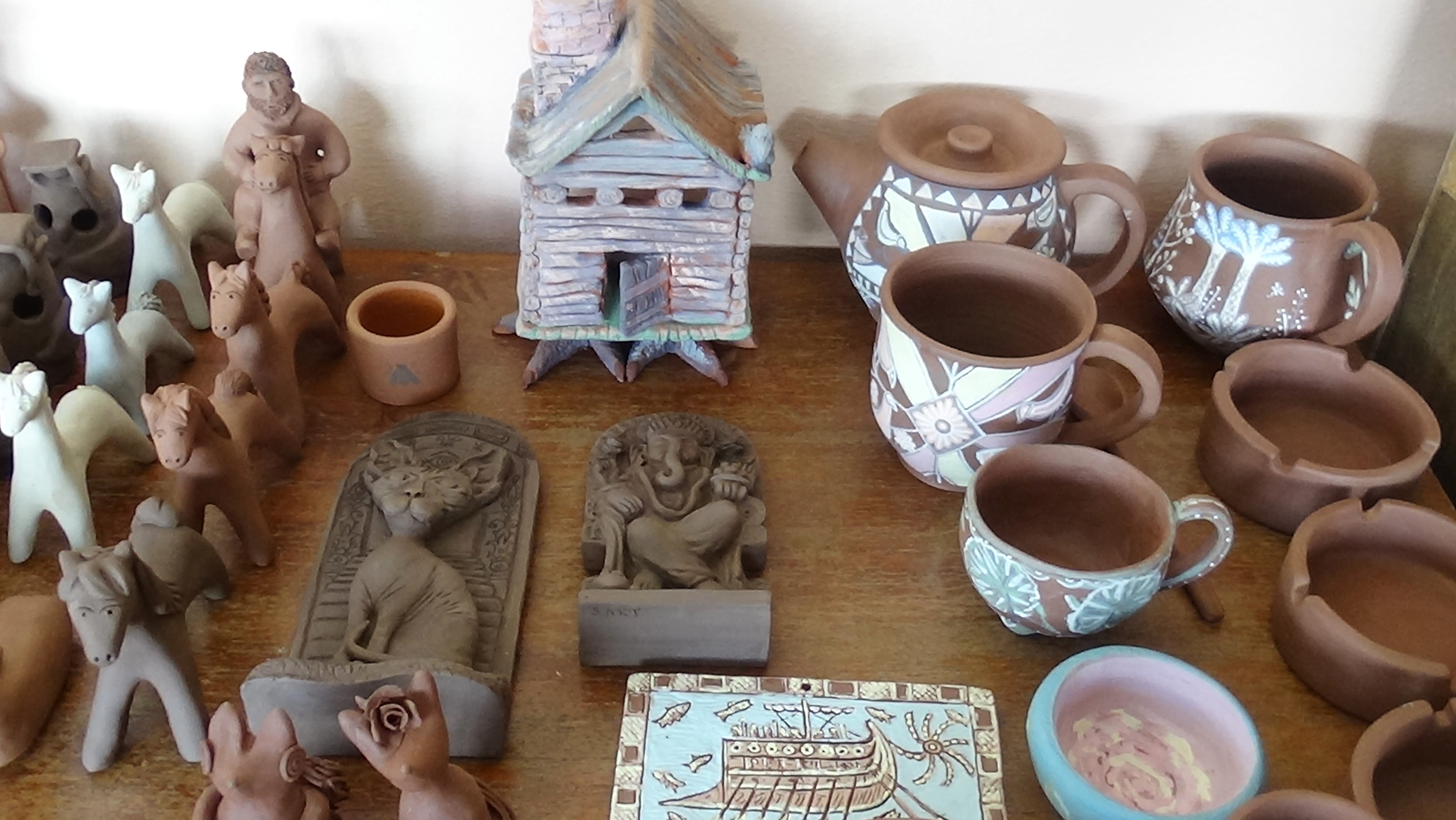 В Мордовии художник-керамист провёл мастер-класс для нарушительниц закона