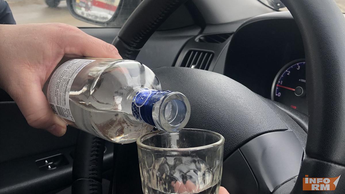 В Саранске водитель иномарки уходил от погони и протаранил шиномонтаж