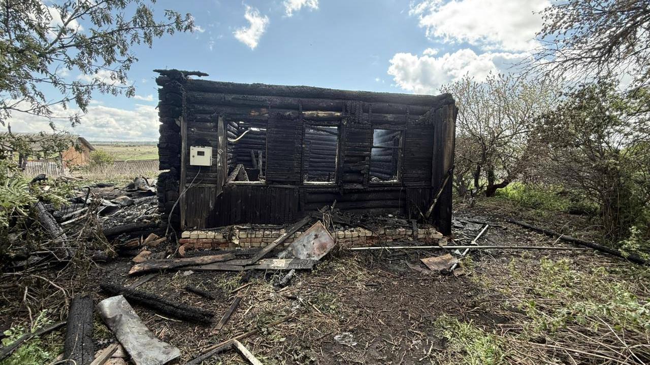 Следком устанавливает обстоятельства смерти мужчины на пожаре в Рузаевском районе Следком устанавливает обстоятельства смерти мужчины на пожаре в Рузаевском районе