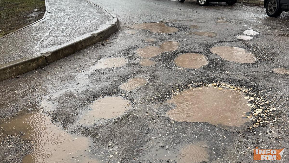 Ямы вместо подснежников: дороги Саранска начали «заклеивать»