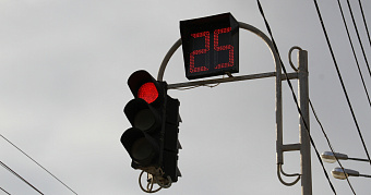 Светофор у роддома в Саранске отключили до вечера 