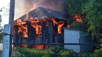 В Шаверках сгорел нежилой дом