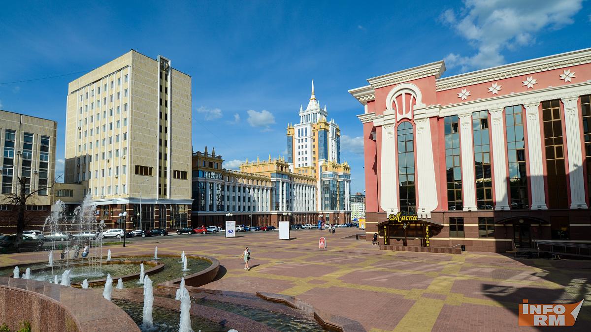 Беременные студентки будут получать 90 тысяч рублей