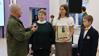 В Мордовии родственникам участника Великой Отечественной войны передали утерянную во время боёв медаль